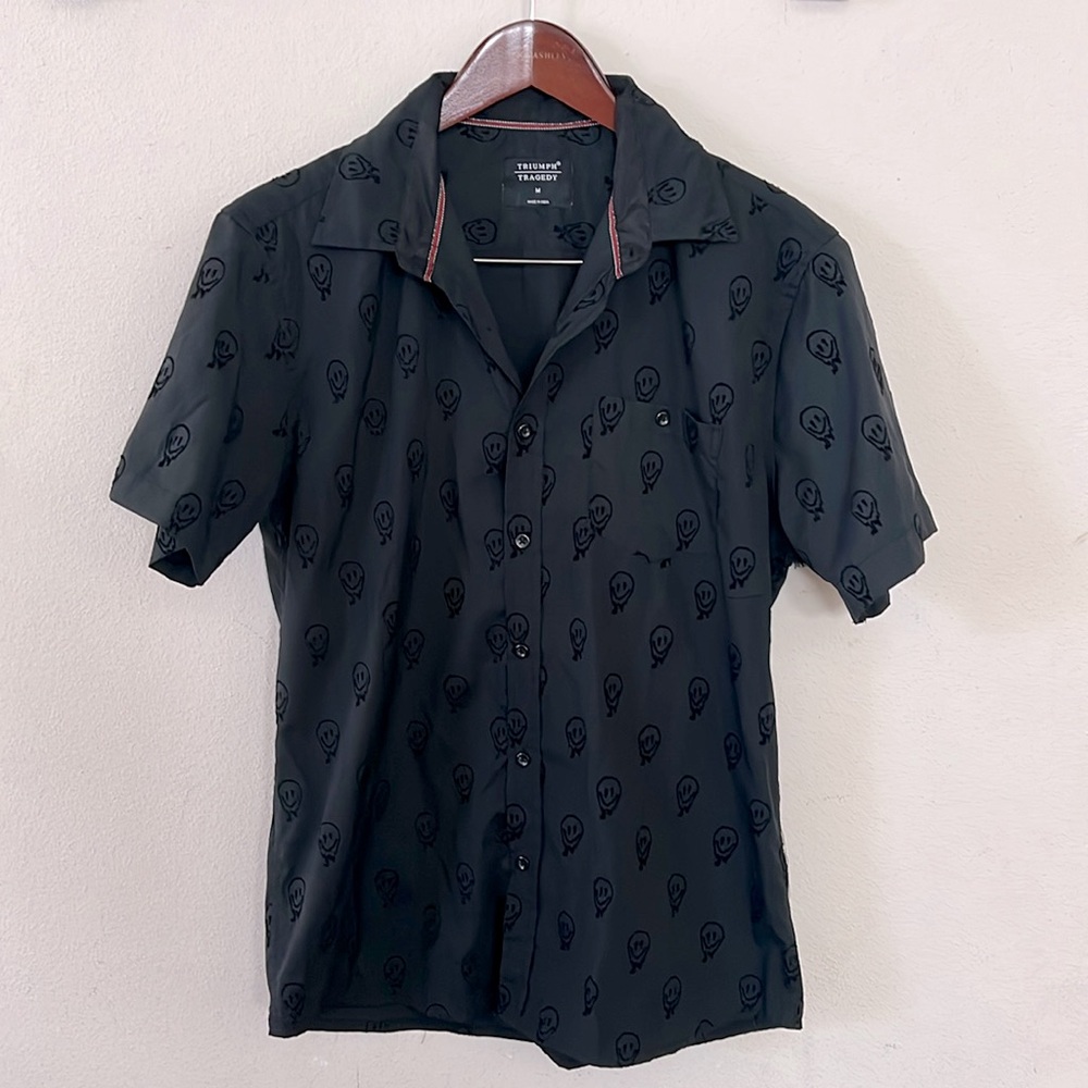 Triumph Tragedy Button Down Casual Shirt Mens Size Medium Streetwear